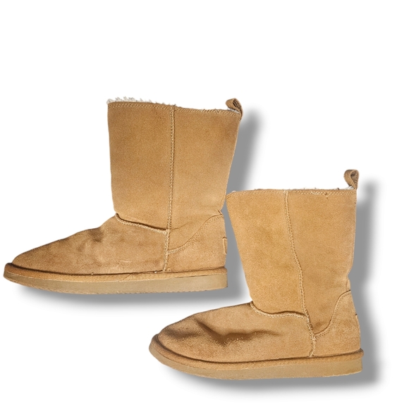 American Eagle Suede Fur-Lined Boots, Size 8 - Picture 2 of 6